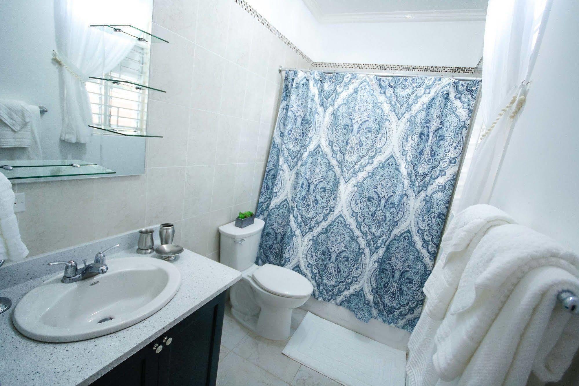 Cattleya'S New Kingston Guest Apartment Exterior photo