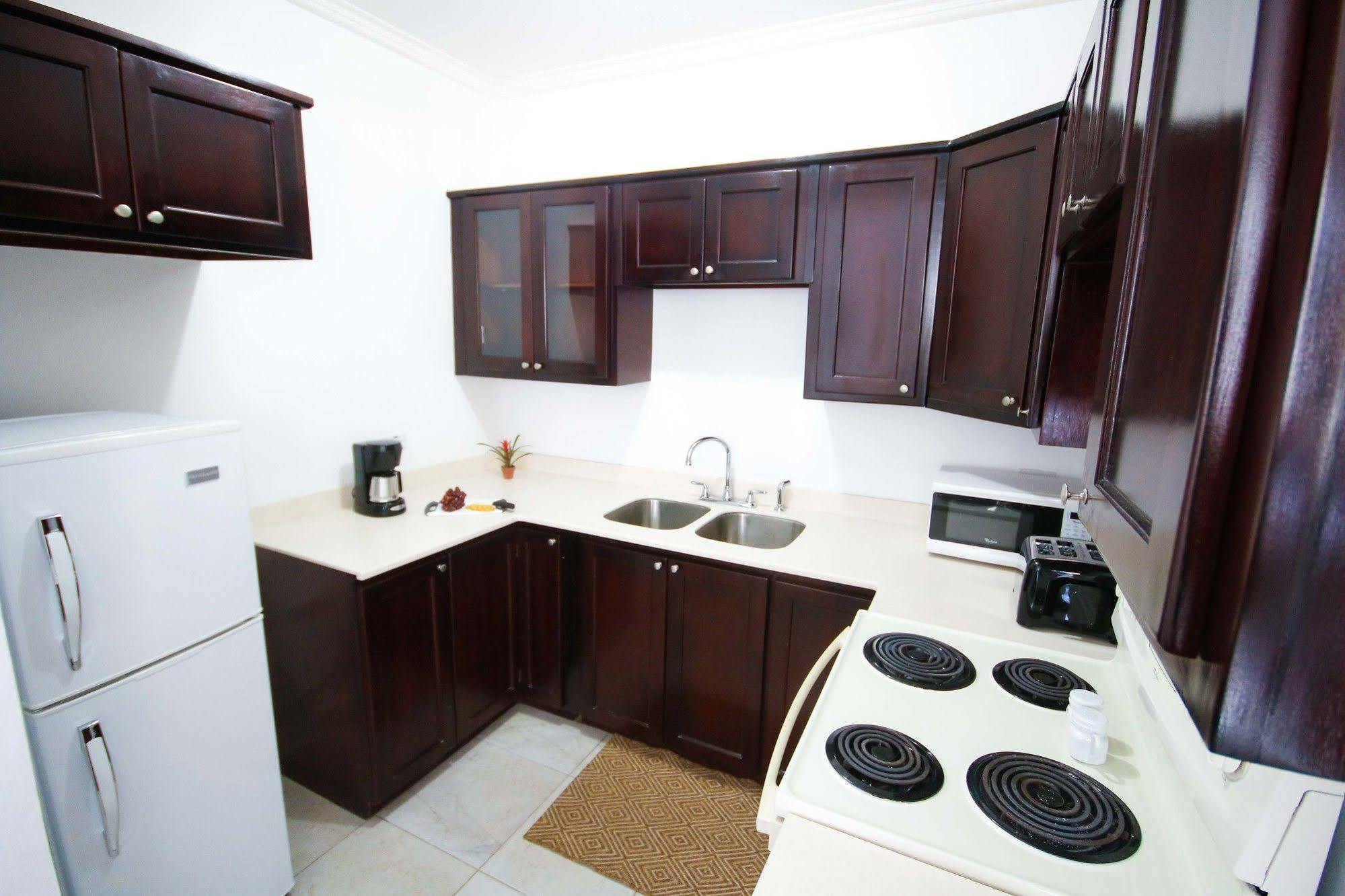 Cattleya'S New Kingston Guest Apartment Exterior photo