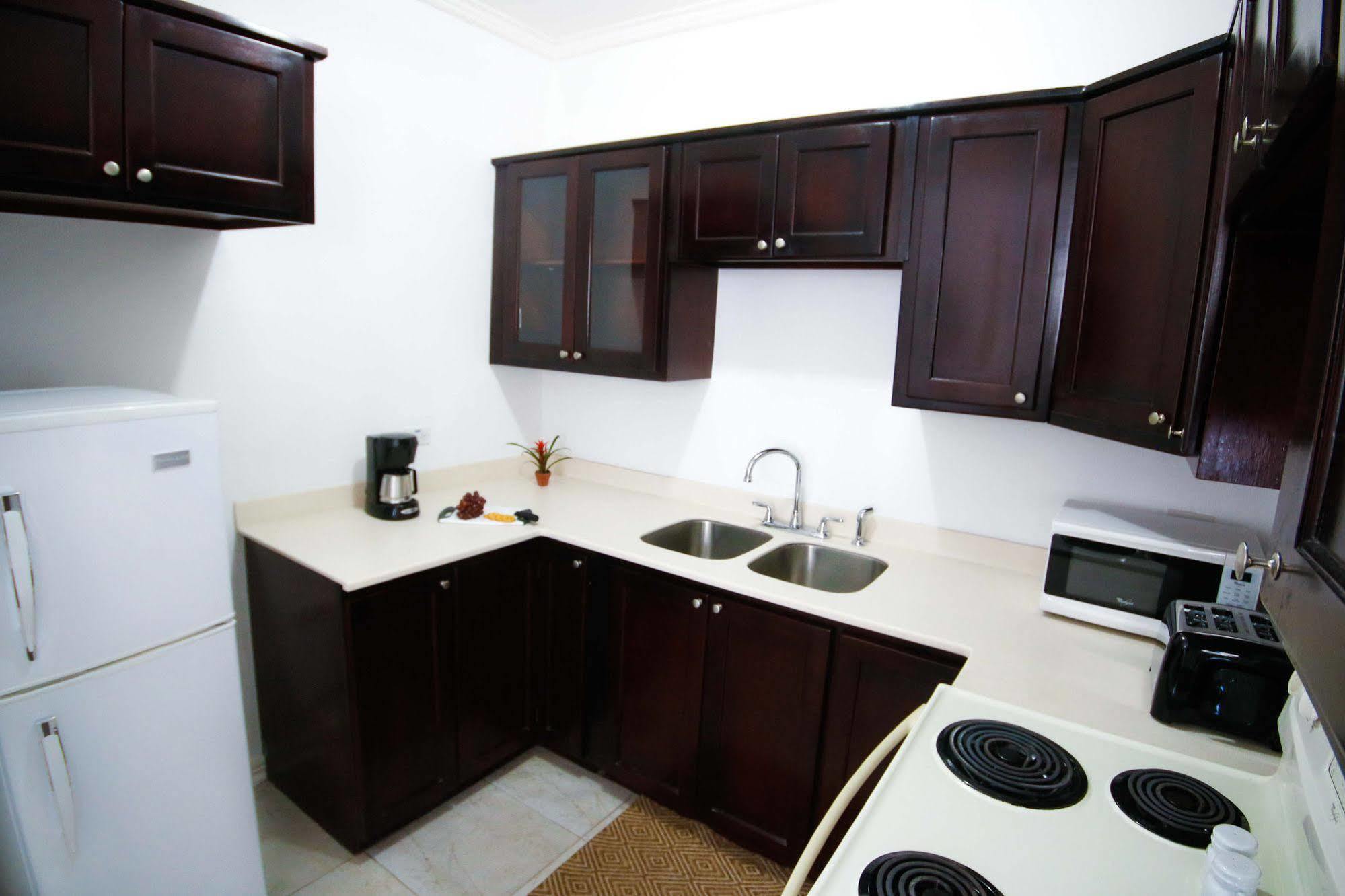 Cattleya'S New Kingston Guest Apartment Exterior photo